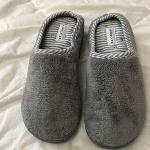 New Aerosoles Slippers Memory Foam Gray 61/2- 71/2